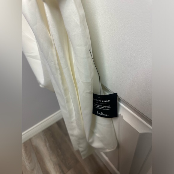 Lulus one sleeve white dress. New with tags. Size large. - Picture 4 of 5
